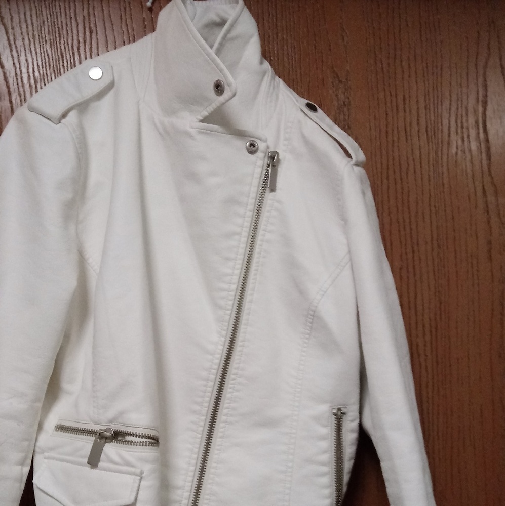 Sold!!!White faux leather moto jacket